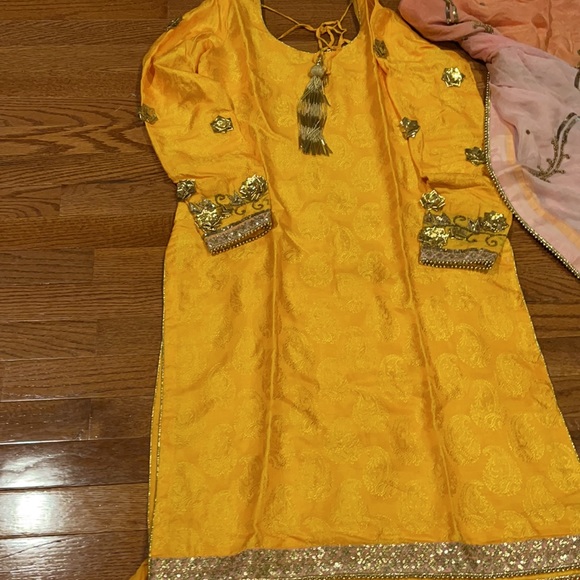 DIWALI SPECIAL!!!!!! Gorgeous sharara - Picture 12 of 16